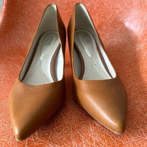 Alfani Step-n-Flex heels, camel colored leather. NWOT. Size 9.5